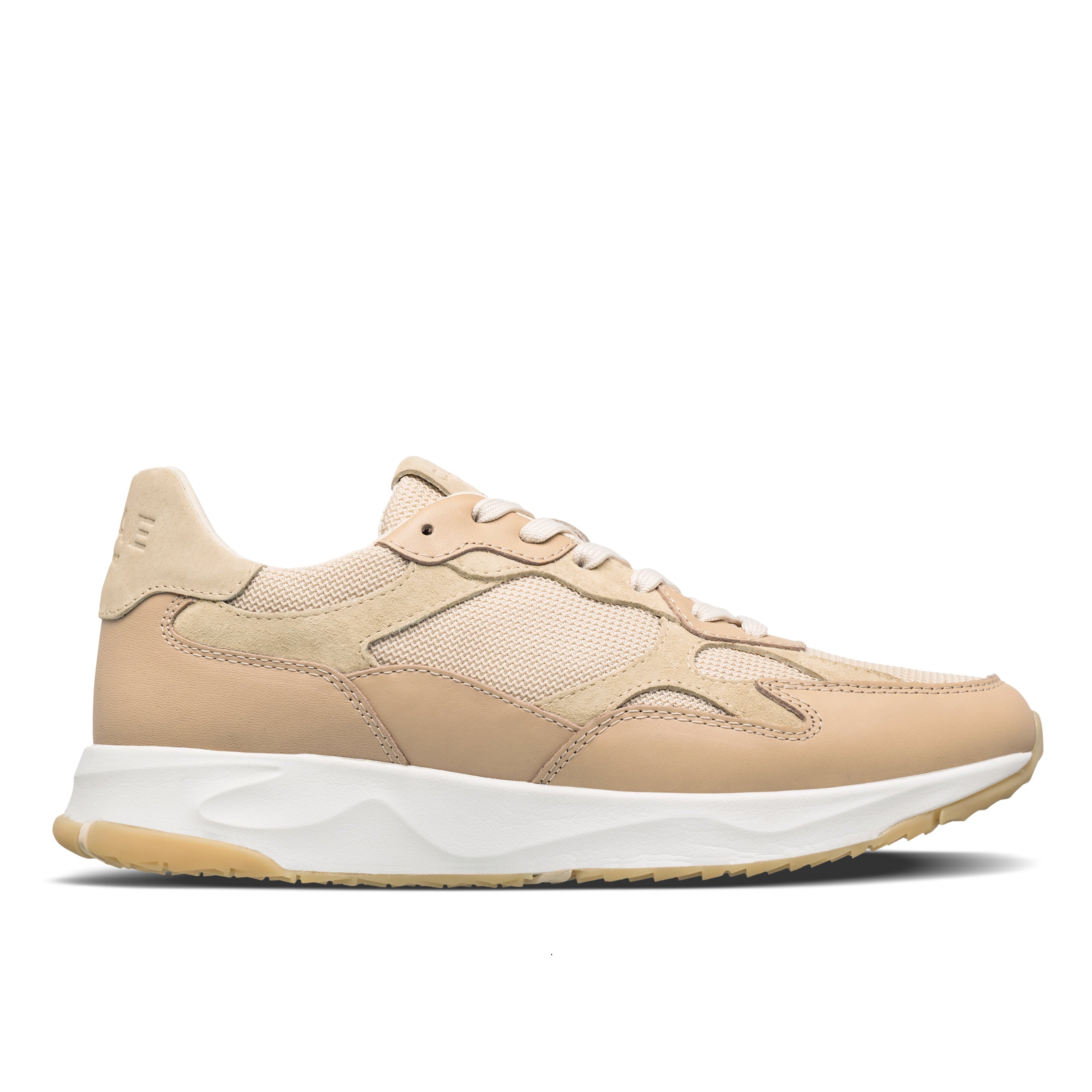Zuma runner in Vegtan Wood Ash with premium leather, suede, and recycled mesh upper, lightweight design with Desert Track outsole.